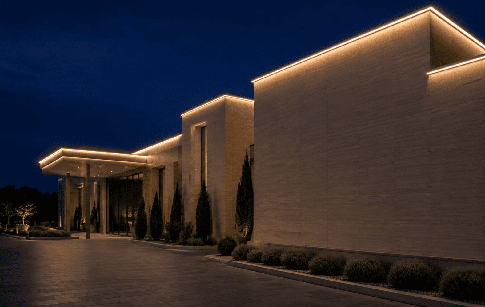 moonlight-facade-hotel-roofline-1576x998